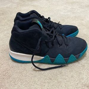 Nike Kyrie 4 sneakers
